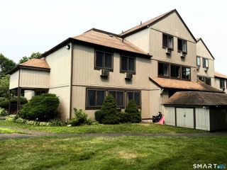 8 Pineview Drive A, Branford, CT 06405