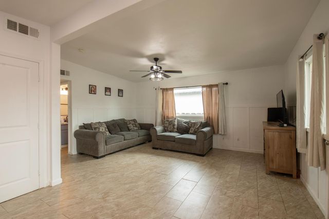 248 W Eden Avenue, Fresno, CA 93706