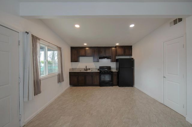 248 W Eden Avenue, Fresno, CA 93706