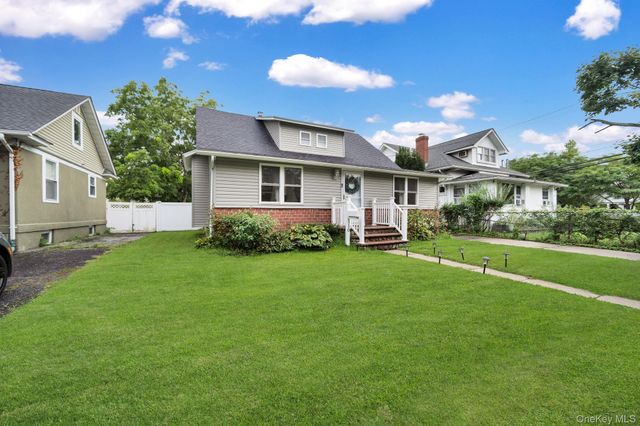 110 N Park Avenue, Bay Shore, NY 11706