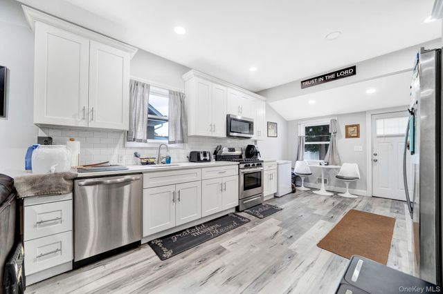110 N Park Avenue, Bay Shore, NY 11706