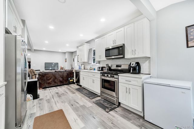 110 N Park Avenue, Bay Shore, NY 11706