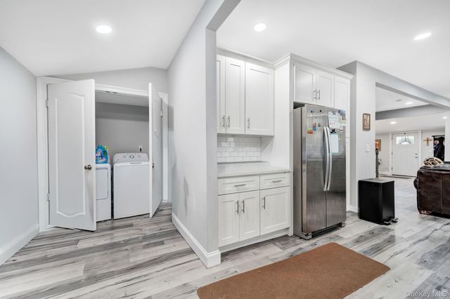 110 N Park Avenue, Bay Shore, NY 11706