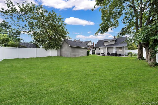 110 N Park Avenue, Bay Shore, NY 11706