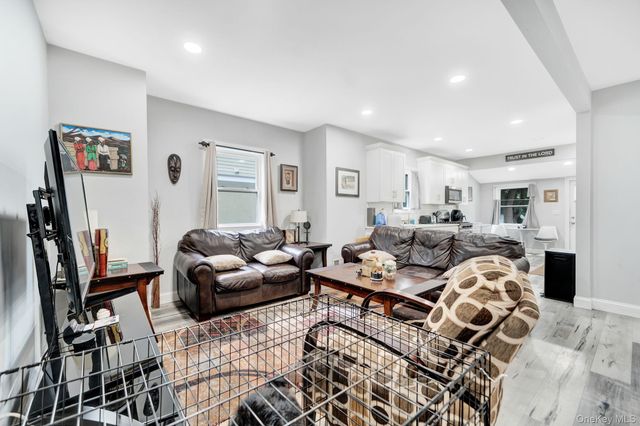 110 N Park Avenue, Bay Shore, NY 11706