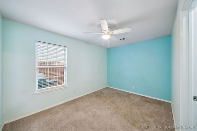 142 W Fairlane Court, Sapulpa, OK 74066