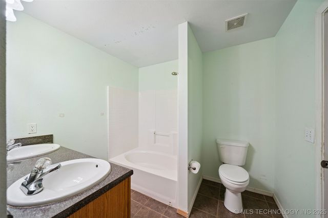 142 W Fairlane Court, Sapulpa, OK 74066