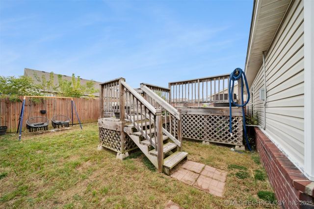 142 W Fairlane Court, Sapulpa, OK 74066