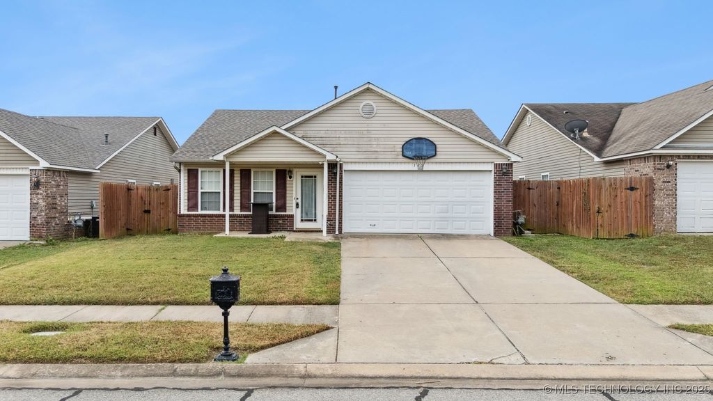 142 W Fairlane Court, Sapulpa, OK 74066