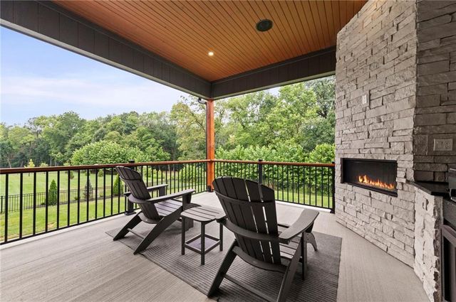12560 NW Bittersweet Drive, Platte City, MO 64079