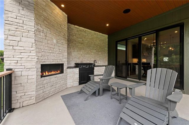 12560 NW Bittersweet Drive, Platte City, MO 64079