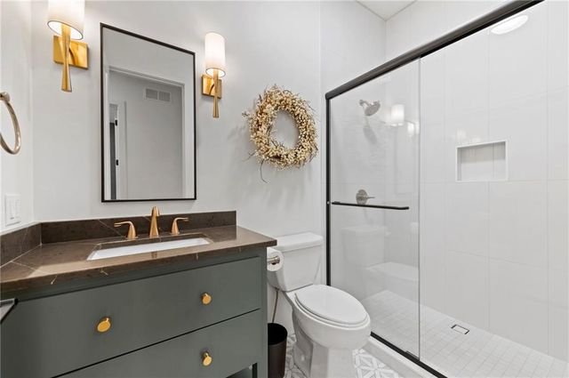 12560 NW Bittersweet Drive, Platte City, MO 64079