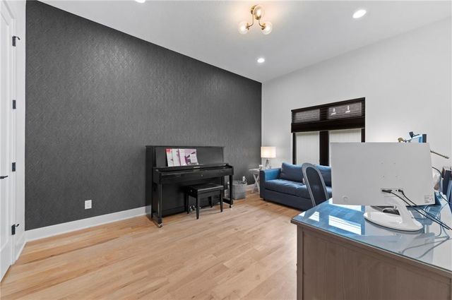 12560 NW Bittersweet Drive, Platte City, MO 64079