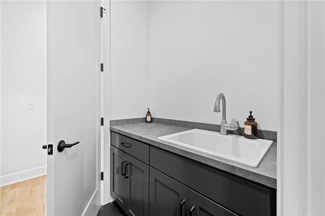 12560 NW Bittersweet Drive, Platte City, MO 64079