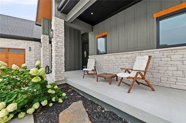 12560 NW Bittersweet Drive, Platte City, MO 64079