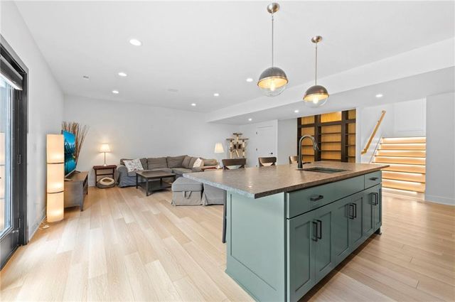 12560 NW Bittersweet Drive, Platte City, MO 64079