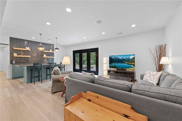 12560 NW Bittersweet Drive, Platte City, MO 64079