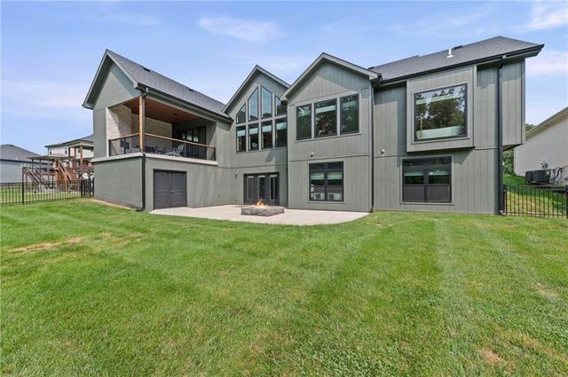 12560 NW Bittersweet Drive, Platte City, MO 64079