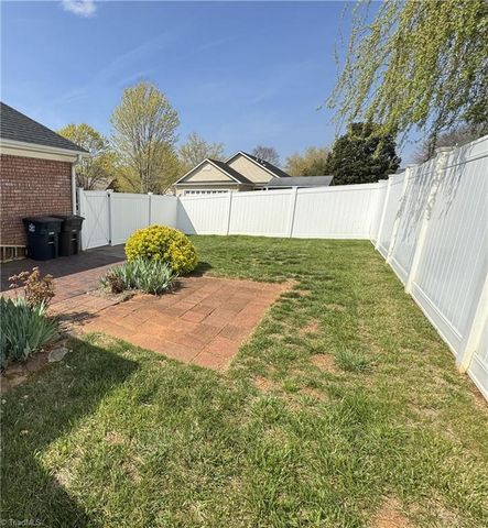 5804 Brakenwood Lane, Pfafftown, NC 27040