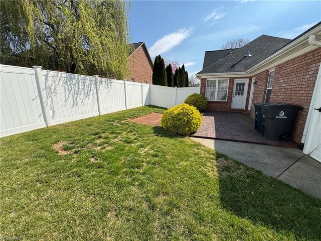 5804 Brakenwood Lane, Pfafftown, NC 27040