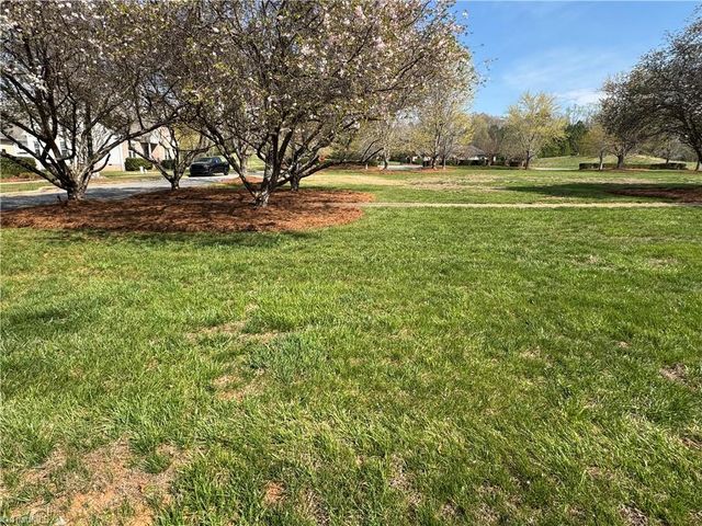 5804 Brakenwood Lane, Pfafftown, NC 27040