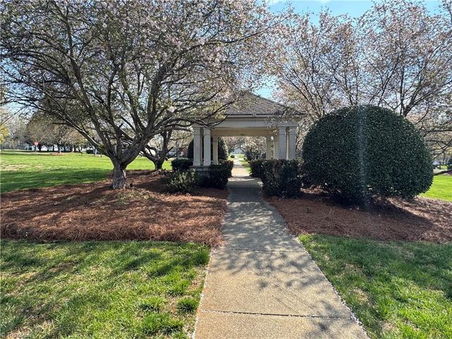 5804 Brakenwood Lane, Pfafftown, NC 27040