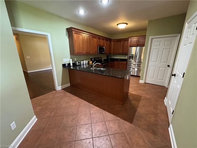 5804 Brakenwood Lane, Pfafftown, NC 27040