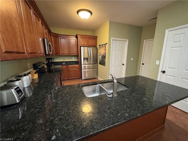 5804 Brakenwood Lane, Pfafftown, NC 27040