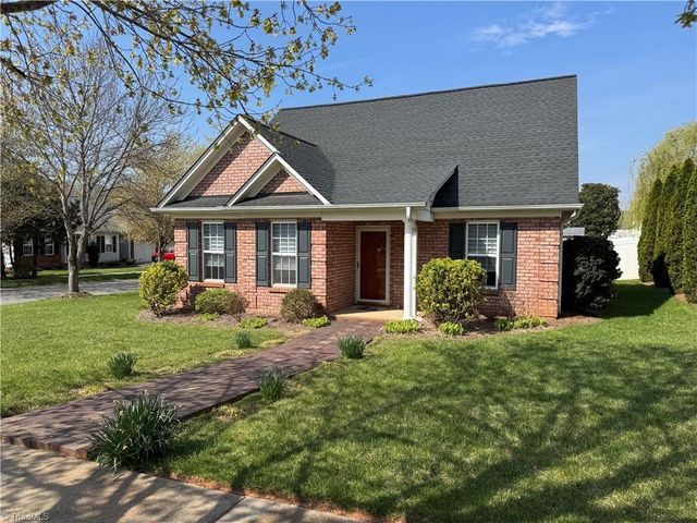 5804 Brakenwood Lane, Pfafftown, NC 27040