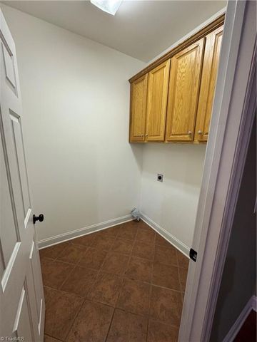 5804 Brakenwood Lane, Pfafftown, NC 27040