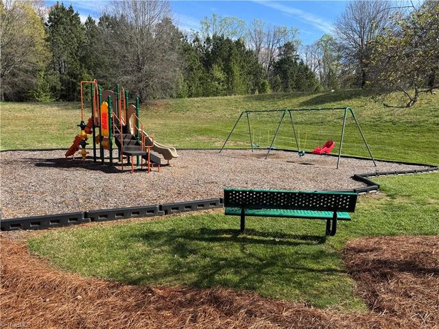 5804 Brakenwood Lane, Pfafftown, NC 27040