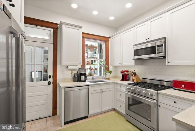 1747 SWANN ST NW, Washington, DC 20009