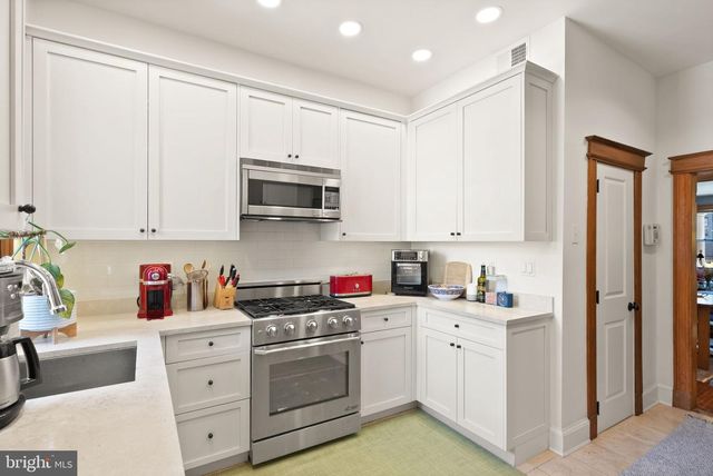 1747 SWANN ST NW, Washington, DC 20009