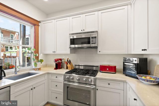 1747 SWANN ST NW, Washington, DC 20009