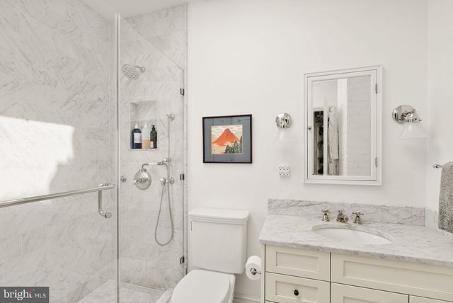 1747 SWANN ST NW, Washington, DC 20009