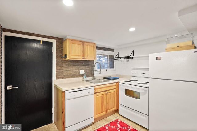 1747 SWANN ST NW, Washington, DC 20009