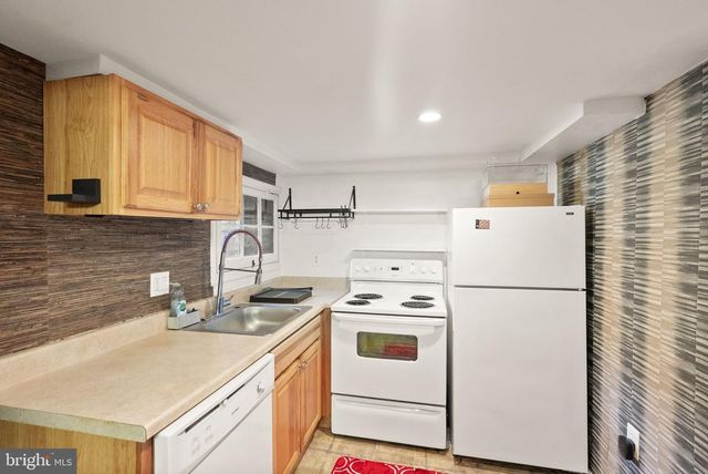 1747 SWANN ST NW, Washington, DC 20009