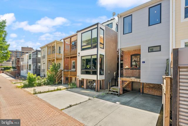 1747 SWANN ST NW, Washington, DC 20009