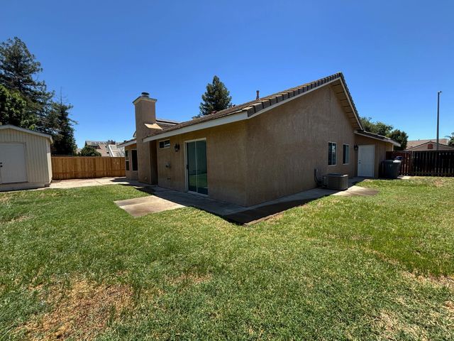 2723 Mitchell Avenue, Clovis, CA 93611