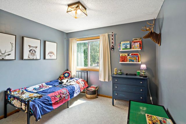 1228 Heritage Drive, Shakopee, MN 55379