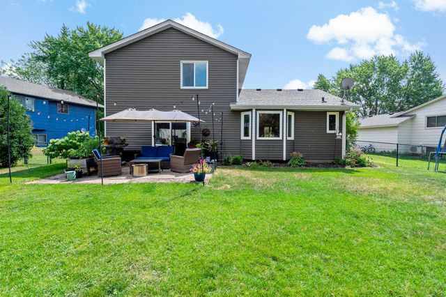 1228 Heritage Drive, Shakopee, MN 55379