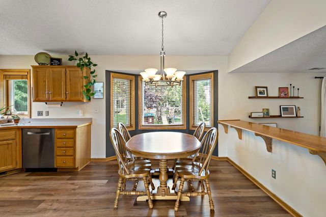 1228 Heritage Drive, Shakopee, MN 55379