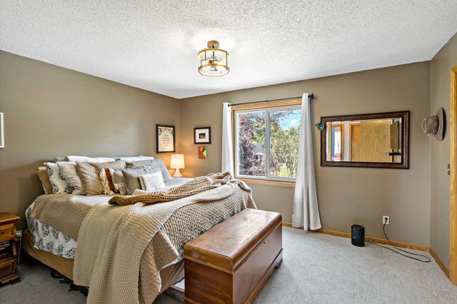 1228 Heritage Drive, Shakopee, MN 55379
