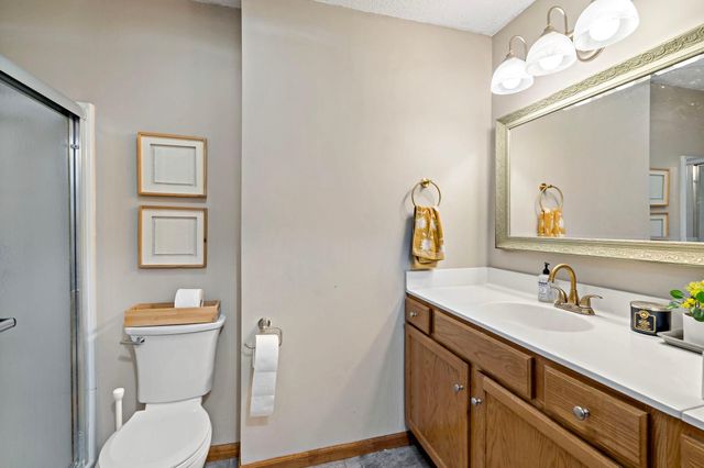 1228 Heritage Drive, Shakopee, MN 55379