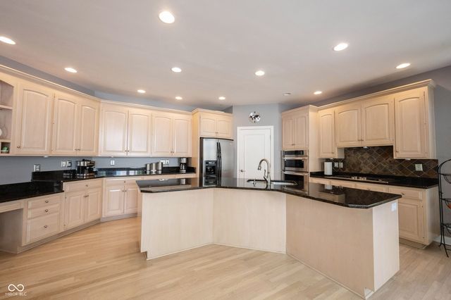 5574 Canton Drive, Carmel, IN 46033