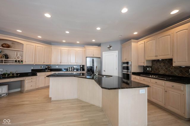 5574 Canton Drive, Carmel, IN 46033