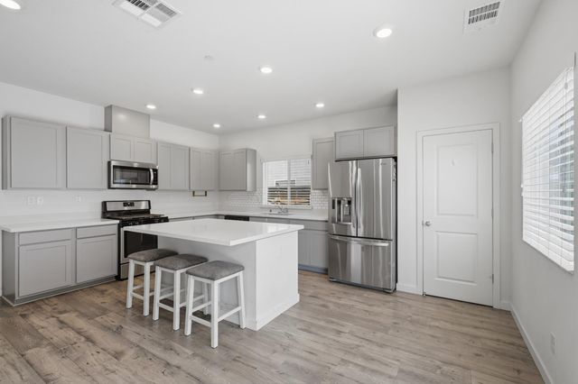 3203 Huntington St, Lincoln, CA 95648