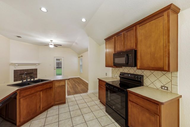 1253 Mountain Peak Drive, Fort Worth, TX 76052