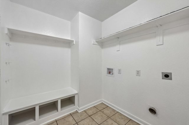 1253 Mountain Peak Drive, Fort Worth, TX 76052