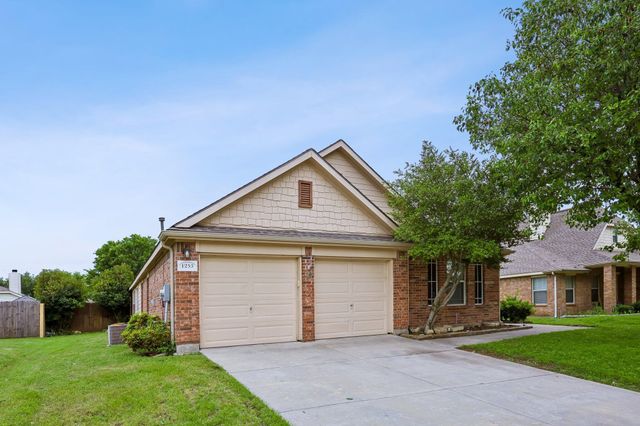 1253 Mountain Peak Drive, Fort Worth, TX 76052